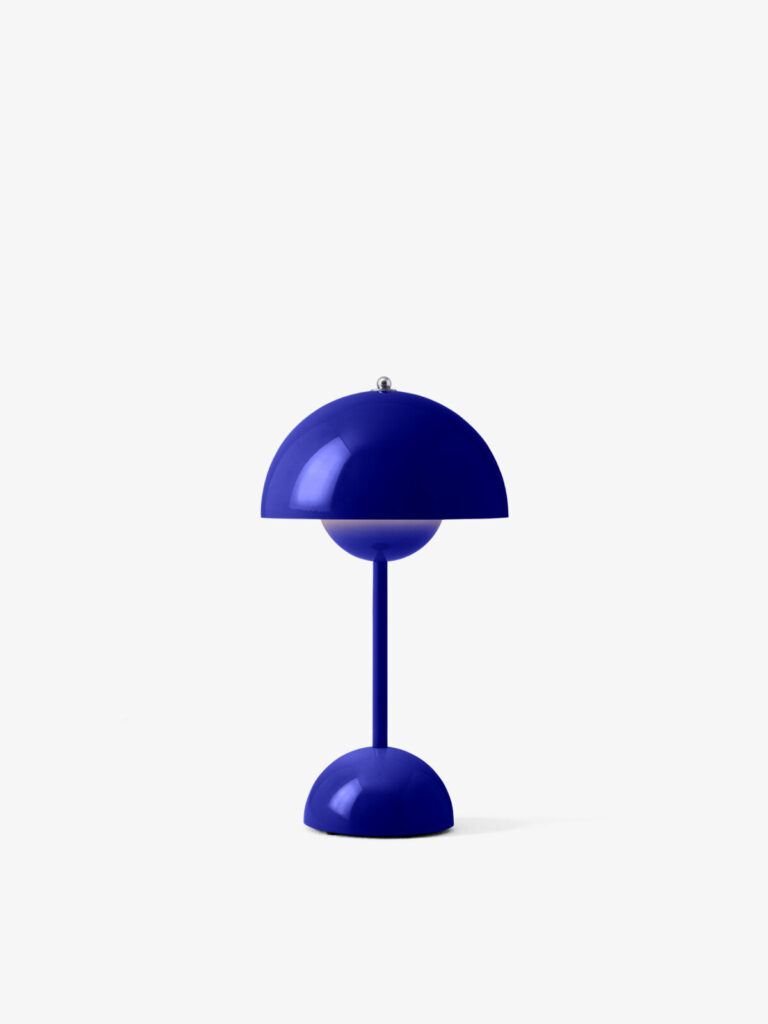 Lampa Flowerpot Cobalt blue VP9  &Tradition